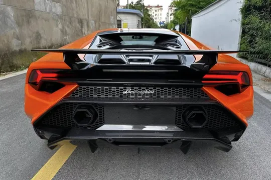 Lamborghini Huracan LP610 & LP580 Convert Tecnica Style Rear Bumper