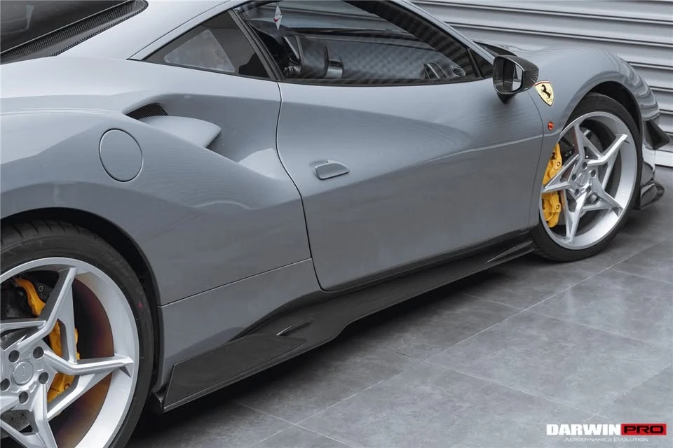 2015 Parts & Memorabilia Bodywork - Image 3 of 7