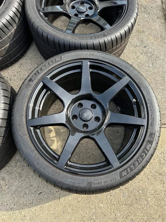 2015 Parts & Memorabilia Other Wheels - Image 5 of 9