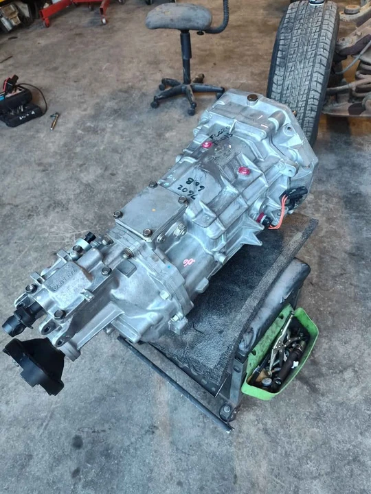 2015 Parts & Memorabilia Gearboxes - Image 4 of 6