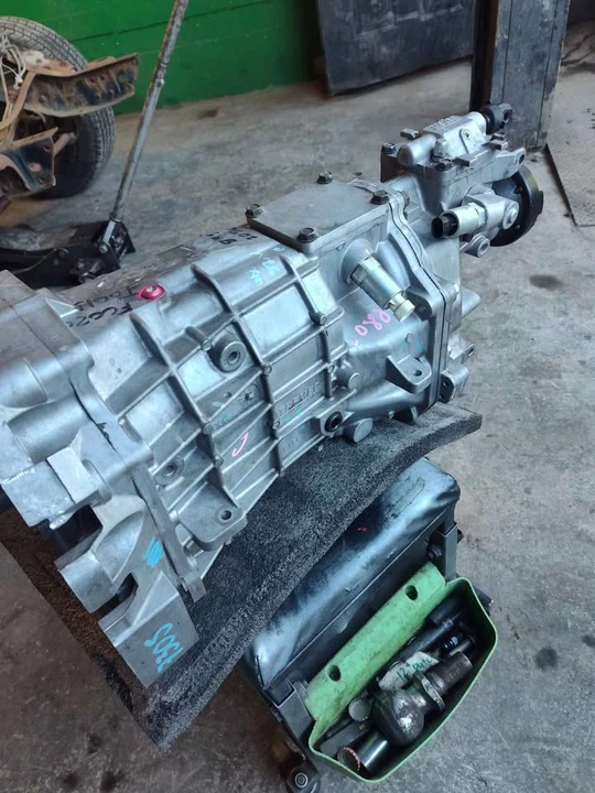 2015 Parts & Memorabilia Gearboxes - Image 5 of 6