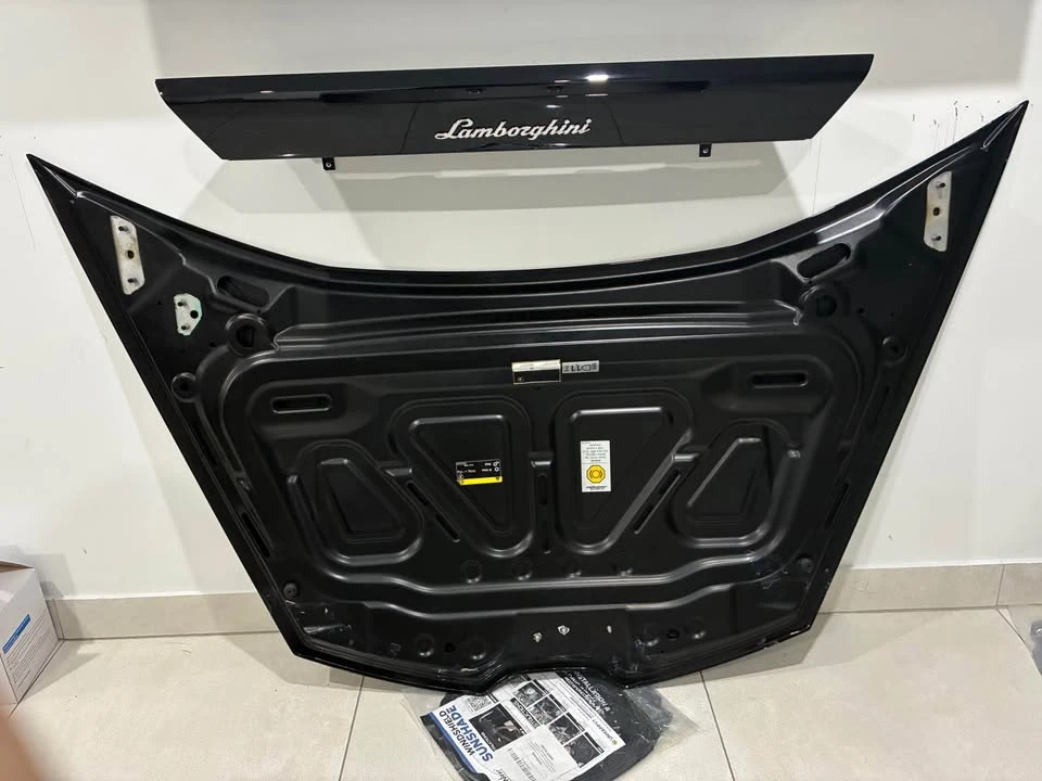 2015 Parts & Memorabilia Bodywork - Image 3 of 6