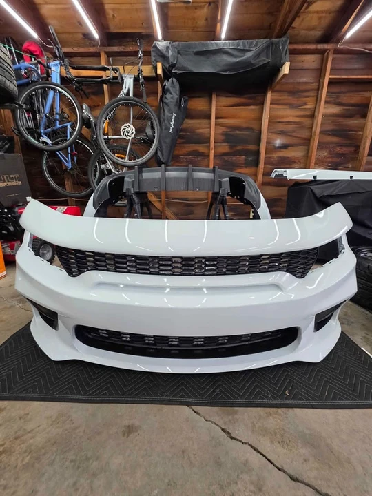 2015 Parts & Memorabilia Bodywork - Image 2 of 9