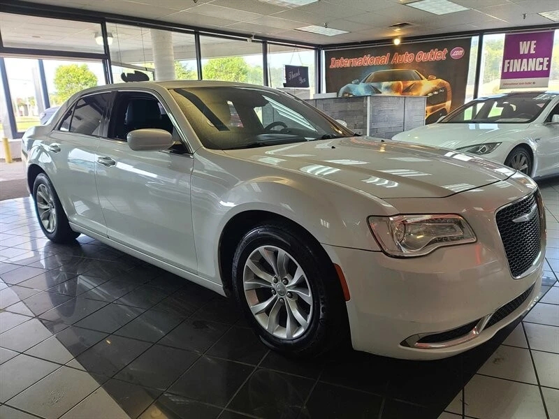 2015 Chrysler 300 (2005-2023) - Image 4 of 4