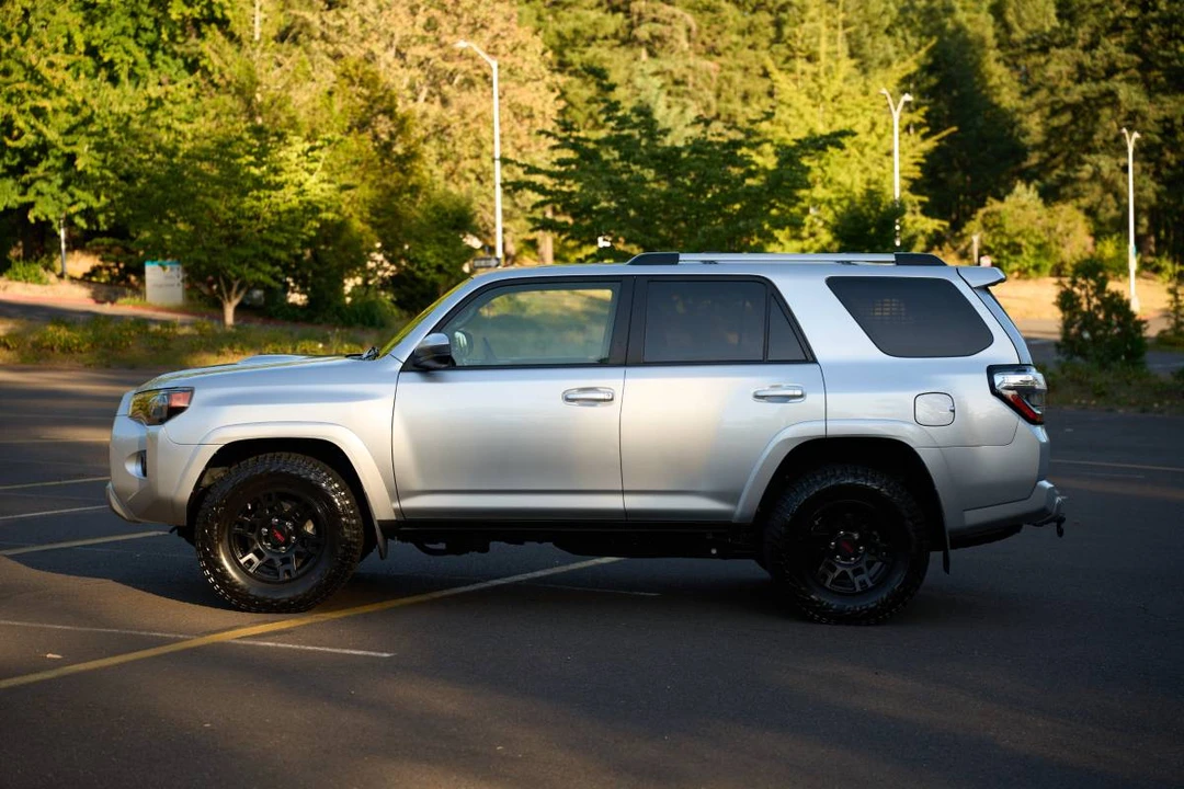 2015 Toyota 4Runner 5th Gen - Image 5 of 24