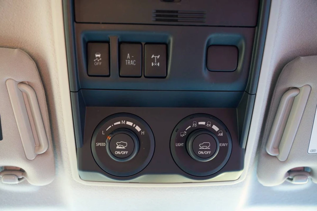 2015 Toyota 4Runner 5th Gen - Image 15 of 24