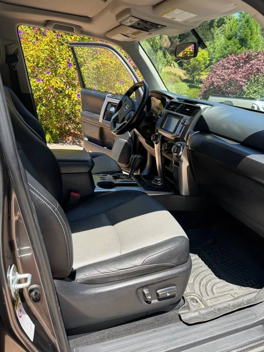 2015 Toyota 4Runner 5th Gen - Image 5 of 9