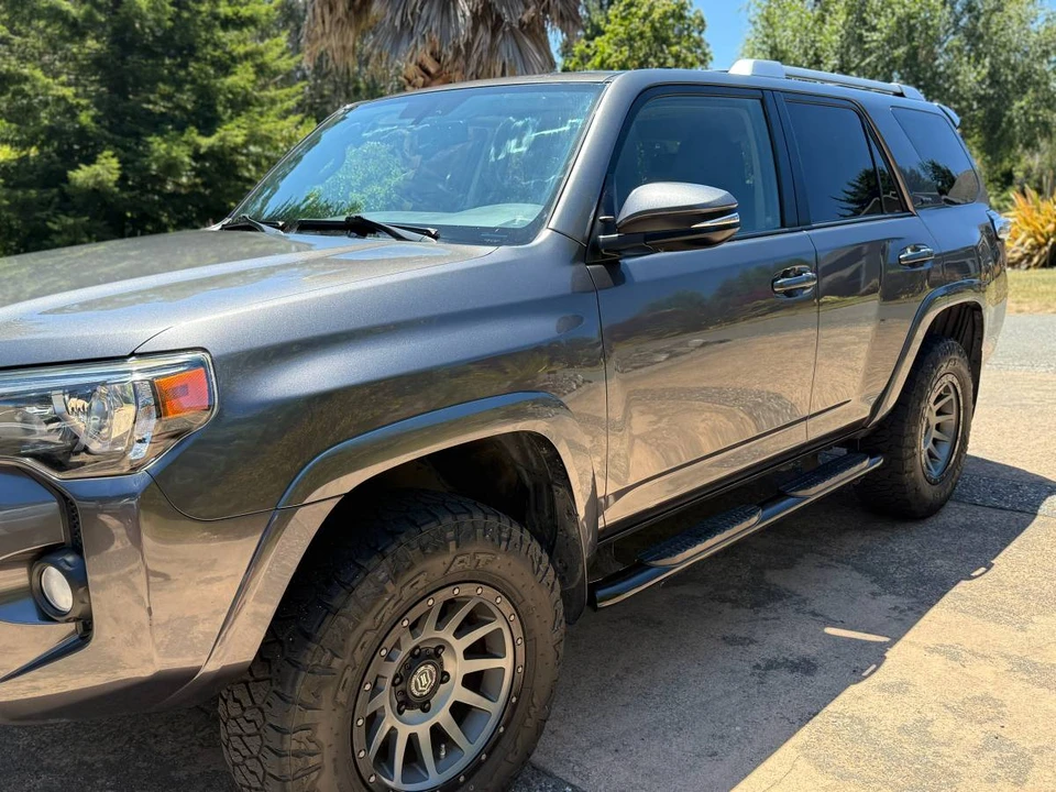 2015 Toyota 4Runner 5th Gen - Image 2 of 9