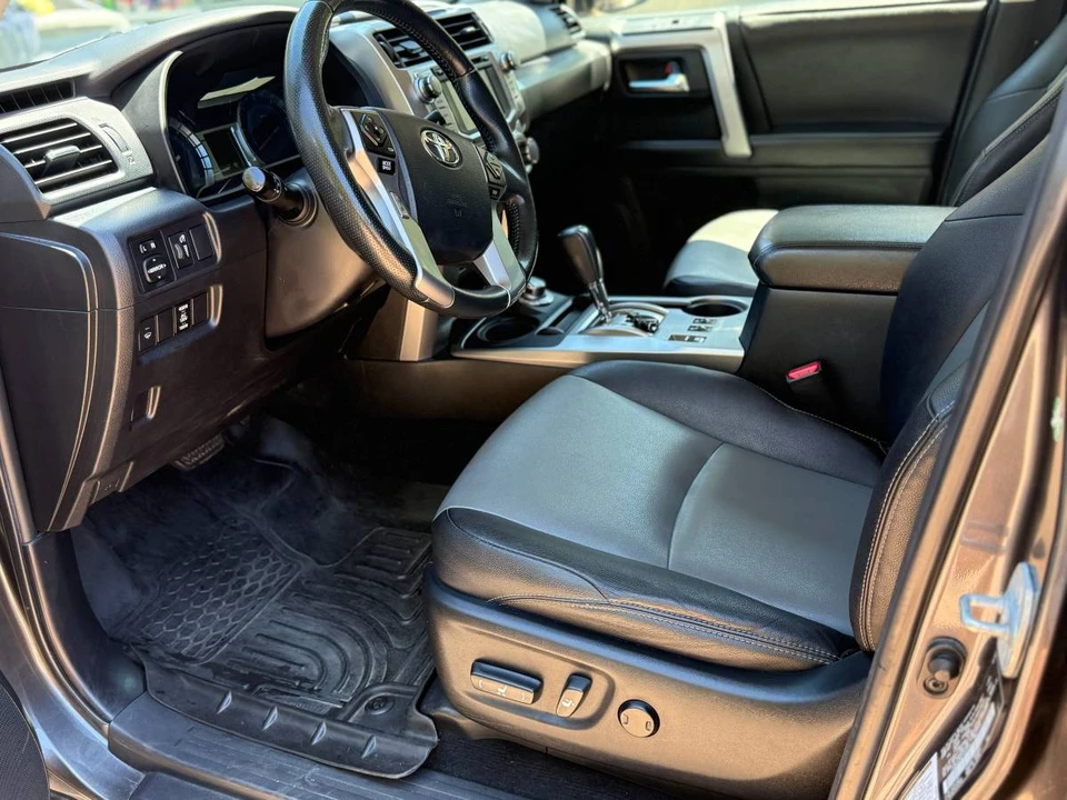 2015 Toyota 4Runner 5th Gen - Image 4 of 9