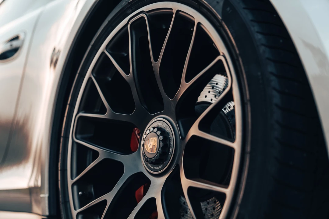 2015 Porsche 991 Carrera GTS - Image 9 of 16
