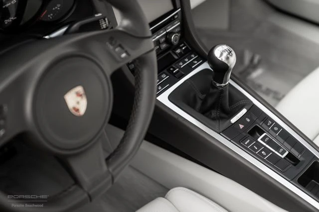 2015 Porsche 991 Targa 4 & 4S - Image 15 of 26