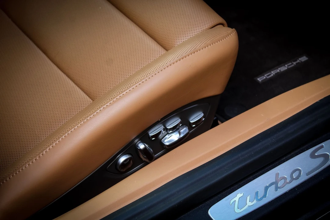 2015 Porsche 991 Turbo S - Image 13 of 17