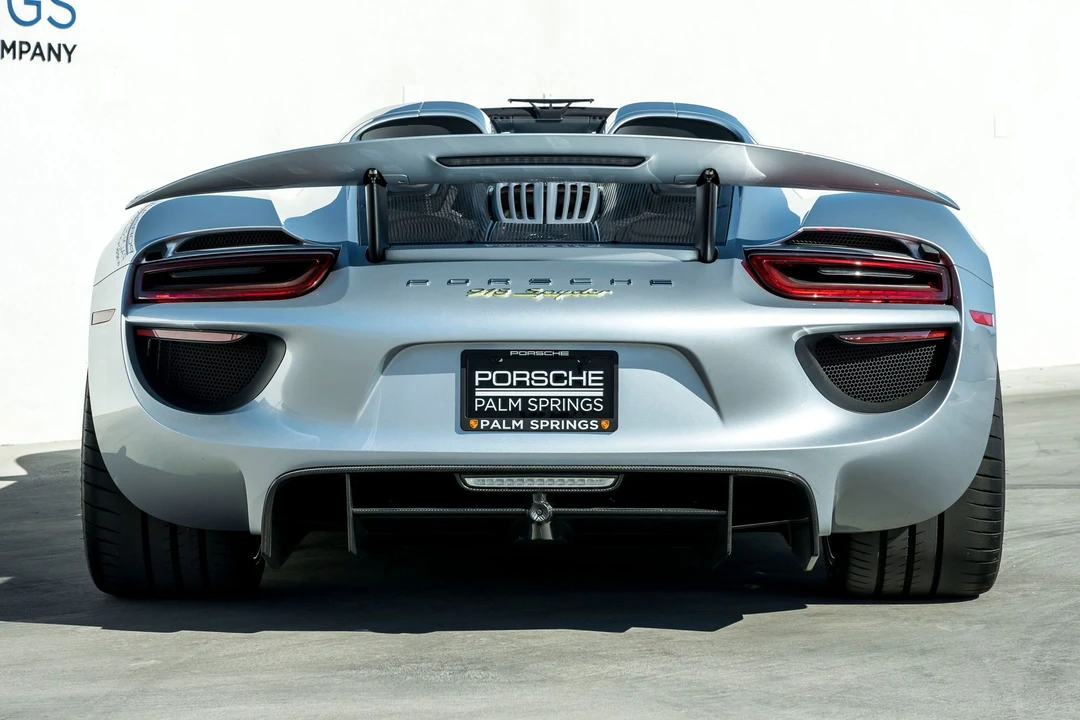 2015 Porsche 918 Spyder - Image 2 of 8