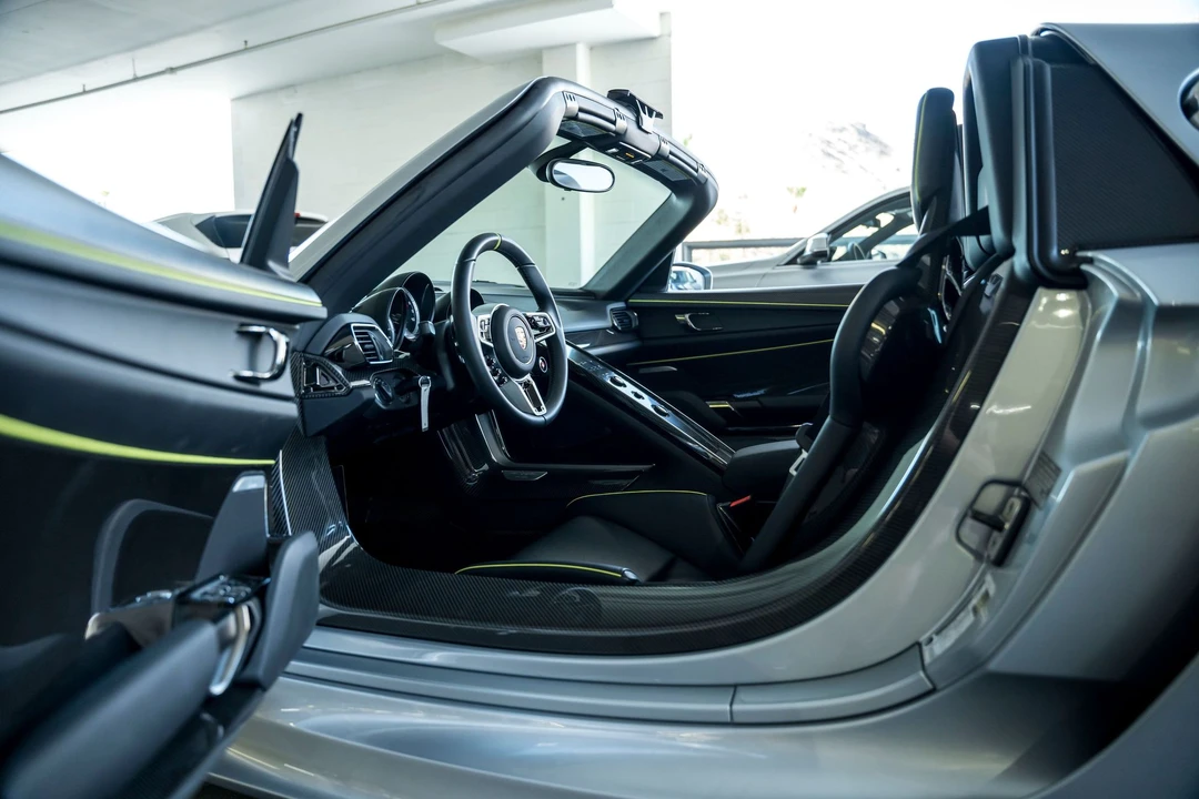 2015 Porsche 918 Spyder - Image 8 of 8