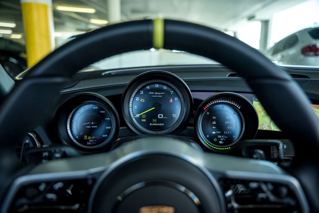 2015 Porsche 918 Spyder - Image 5 of 8