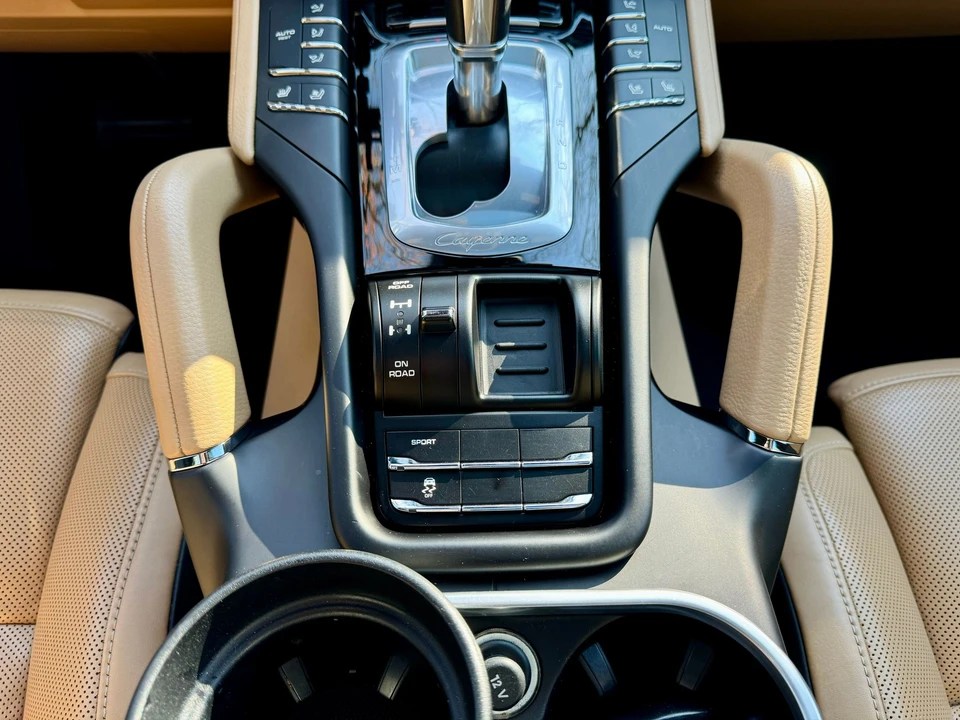 2015 Porsche 958 Cayenne Diesel - Image 26 of 31