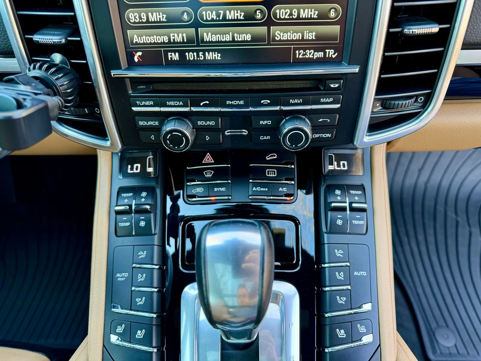 2015 Porsche 958 Cayenne Diesel - Image 24 of 31