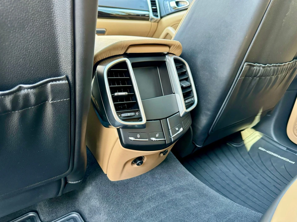 2015 Porsche 958 Cayenne Diesel - Image 29 of 31