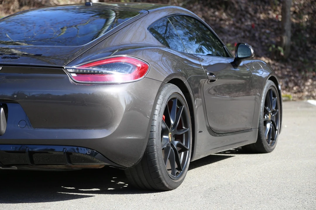 2015 Porsche 981 Cayman GTS - Image 11 of 31
