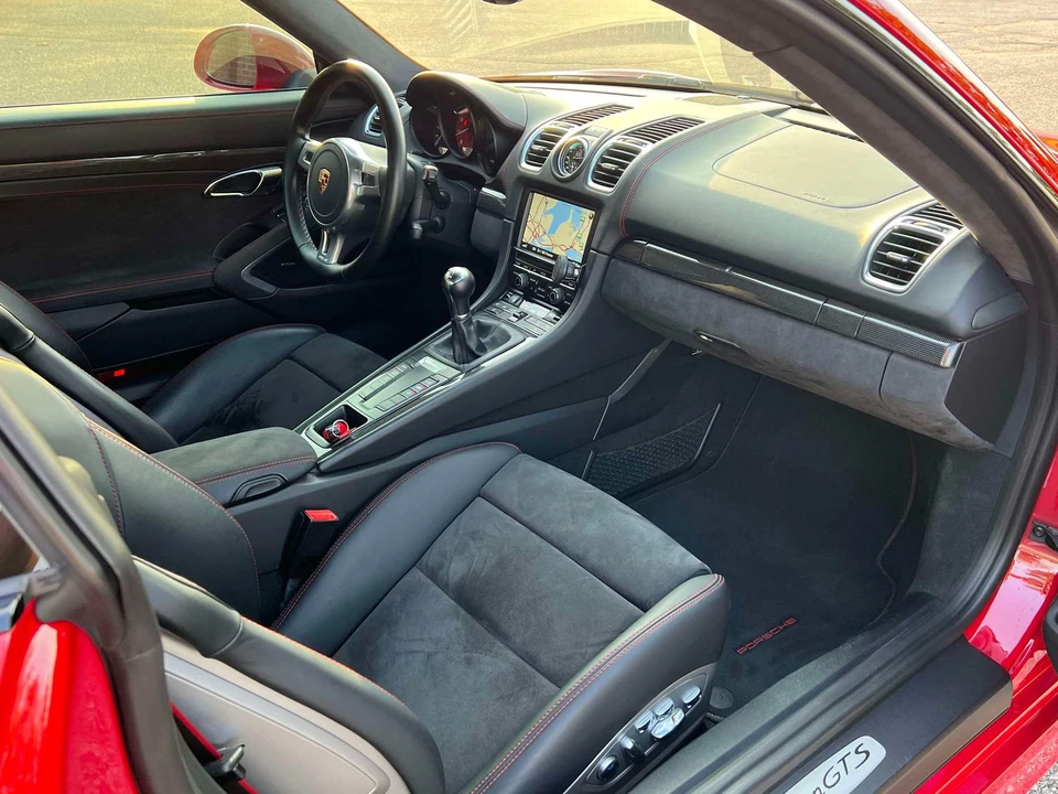 2015 Porsche 981 Cayman GTS - Image 16 of 31