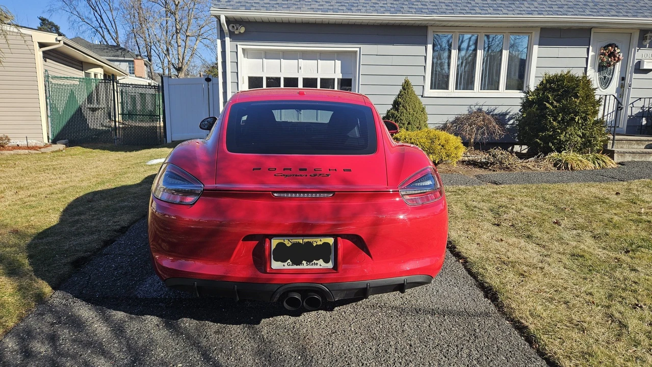 2015 Porsche 981 Cayman GTS - Image 4 of 31