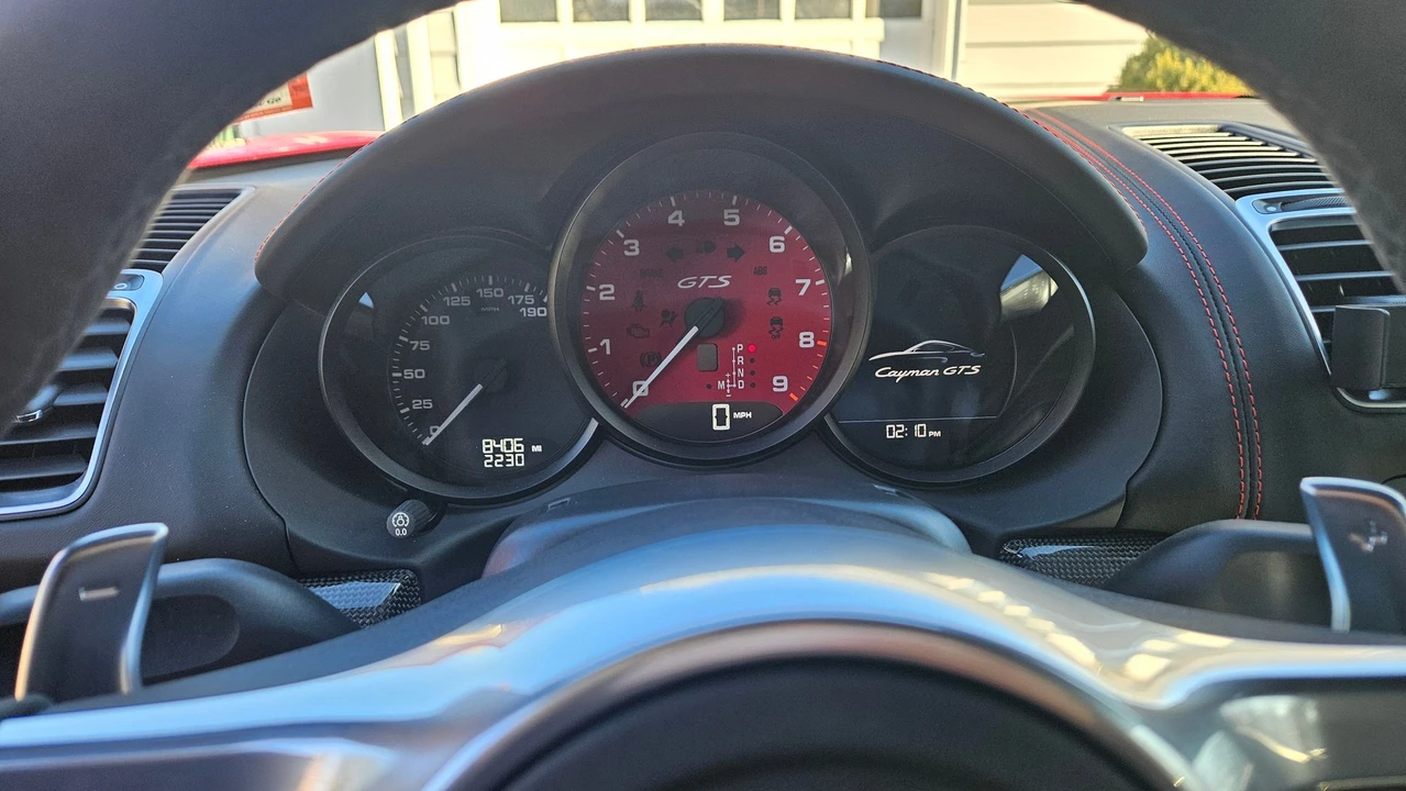2015 Porsche 981 Cayman GTS - Image 16 of 31