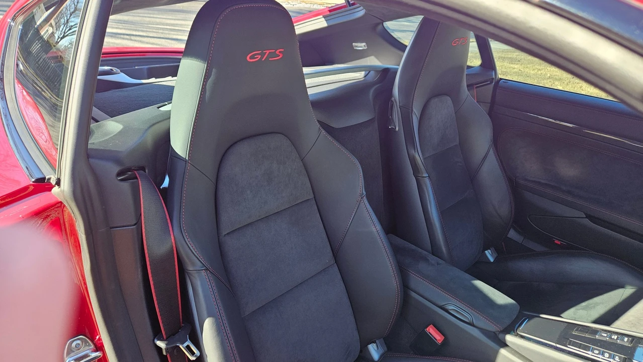 2015 Porsche 981 Cayman GTS - Image 20 of 31