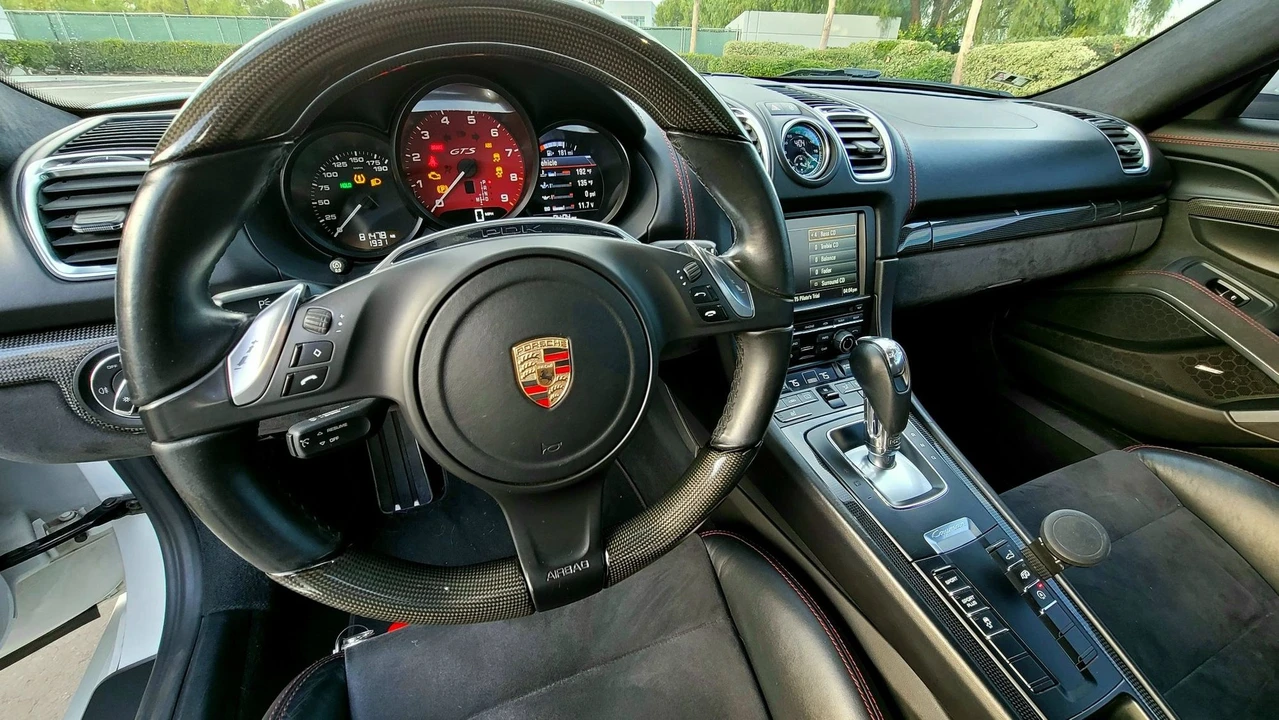 2015 Porsche 981 Cayman GTS - Image 4 of 16