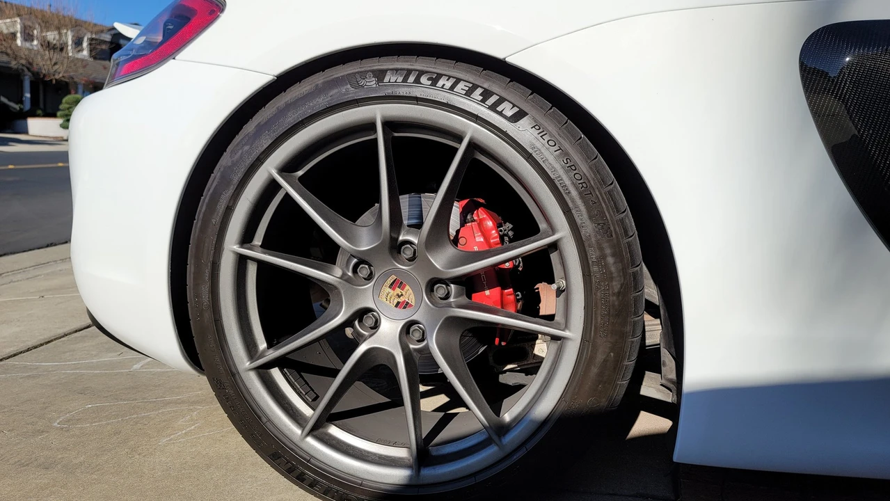 2015 Porsche 981 Cayman GTS - Image 8 of 16