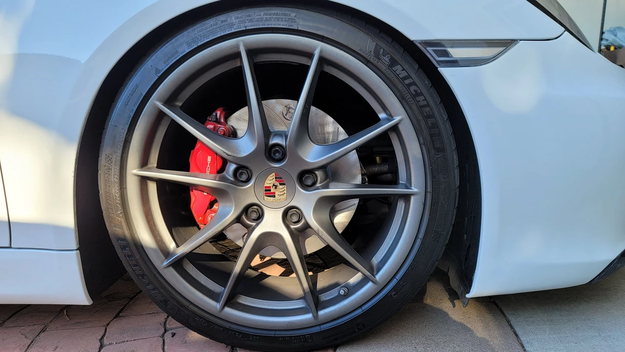 2015 Porsche 981 Cayman GTS - Image 9 of 16
