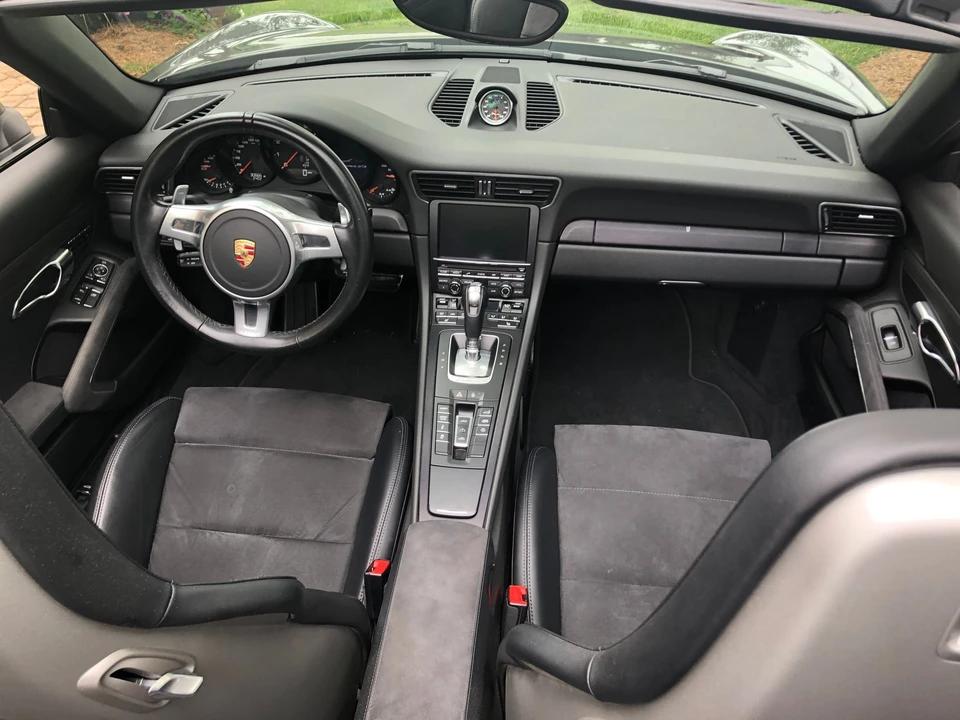 2015 Porsche 991 Carrera GTS - Image 9 of 21