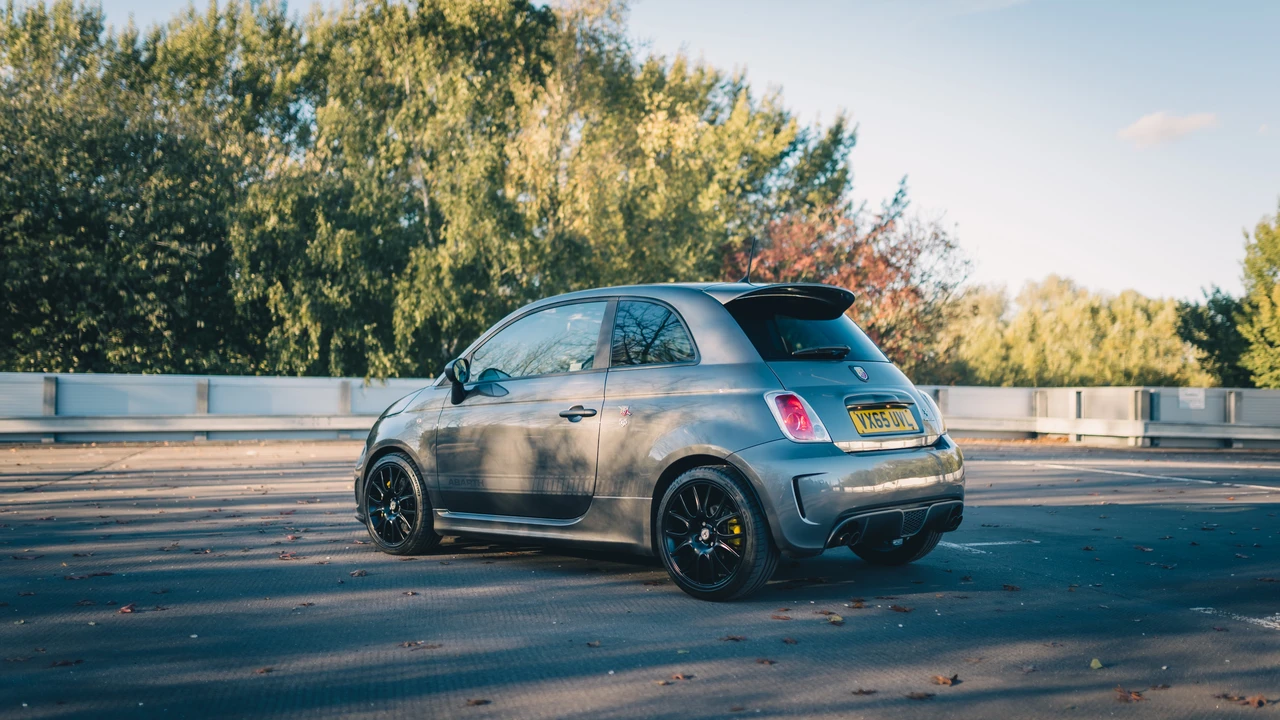 2015 Fiat Abarth 500 - Image 6 of 31