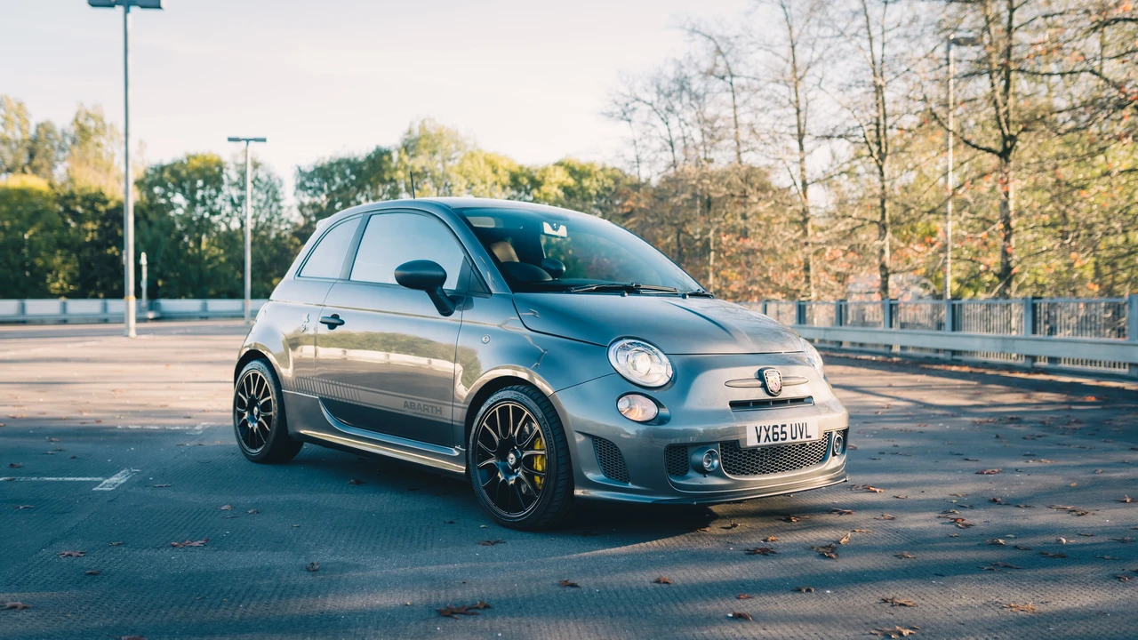 2015 Fiat Abarth 500 - Image 10 of 31