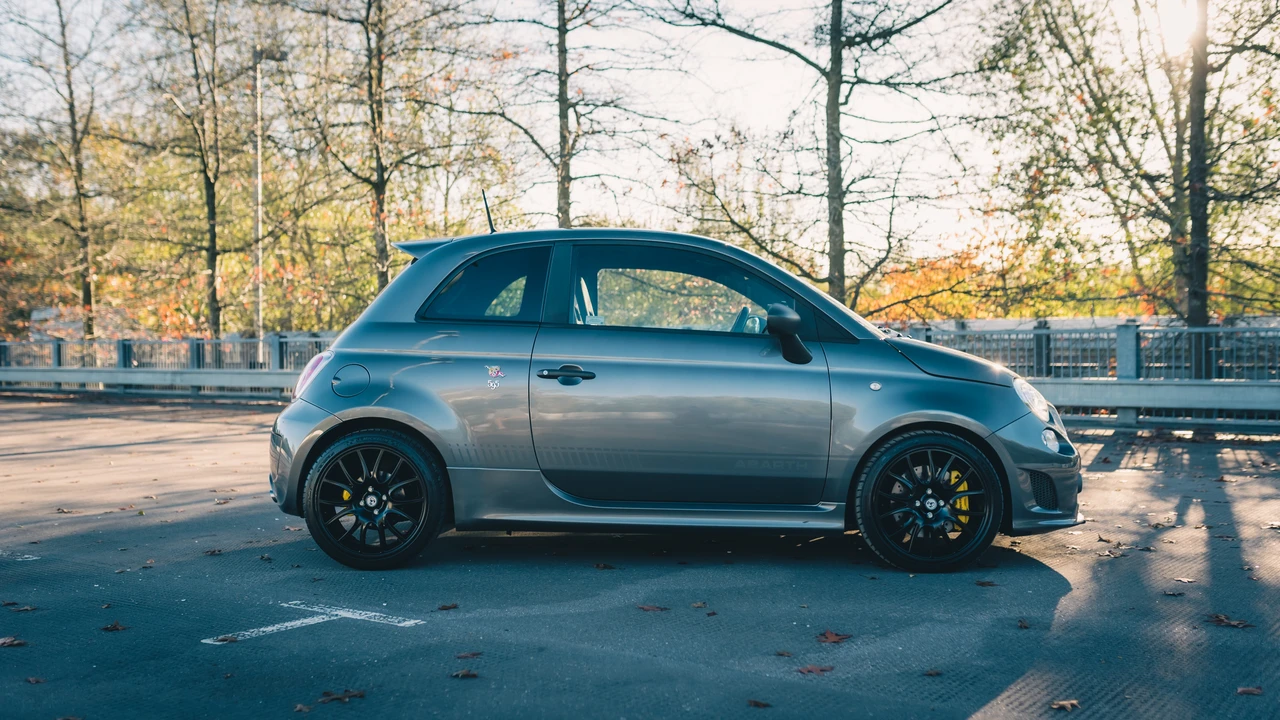 2015 Fiat Abarth 500 - Image 9 of 31