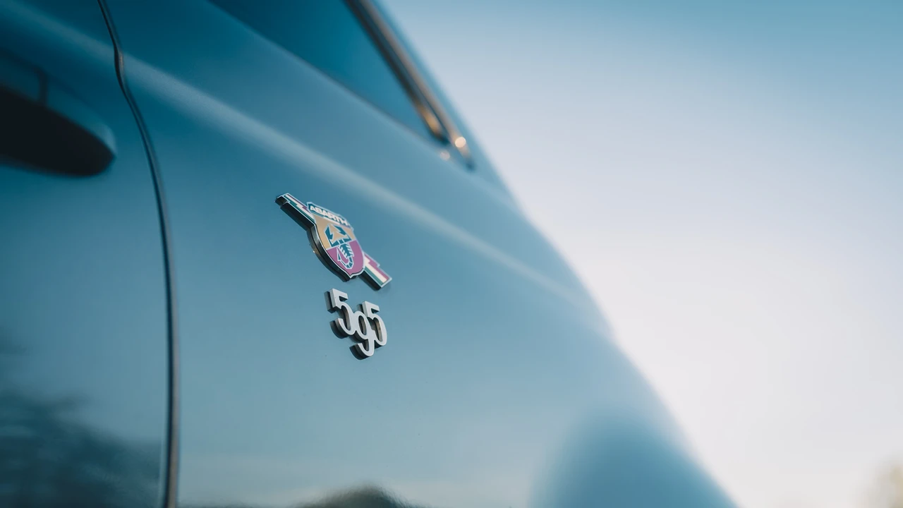 2015 Fiat Abarth 500 - Image 20 of 31
