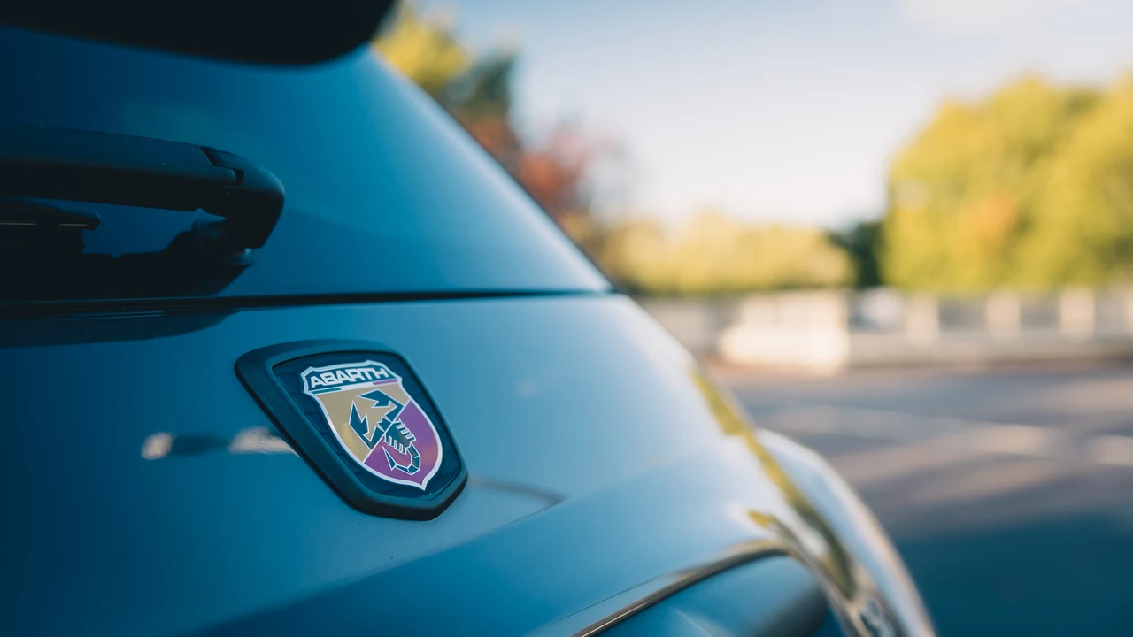 2015 Fiat Abarth 500 - Image 30 of 31