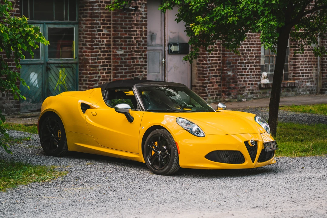 2015 Alfa Romeo 4C Spider - Image 4 of 31