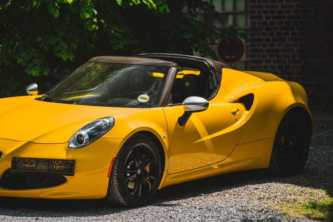 2015 Alfa Romeo 4C Spider - Image 25 of 31