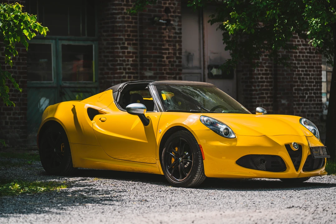 2015 Alfa Romeo 4C Spider - Image 12 of 31