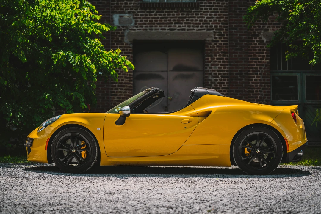 2015 Alfa Romeo 4C Spider - Image 17 of 31