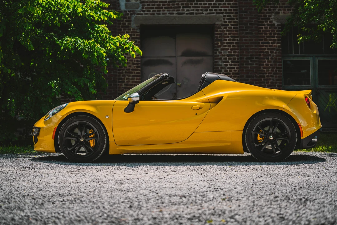 2015 Alfa Romeo 4C Spider - Image 9 of 31