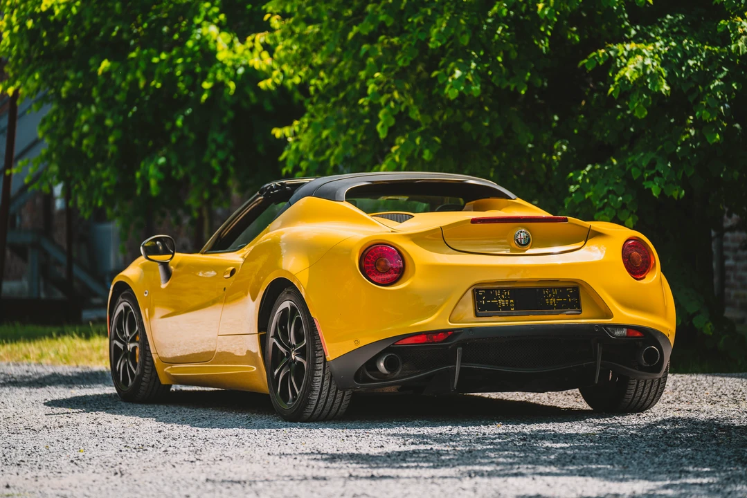 2015 Alfa Romeo 4C Spider - Image 16 of 31