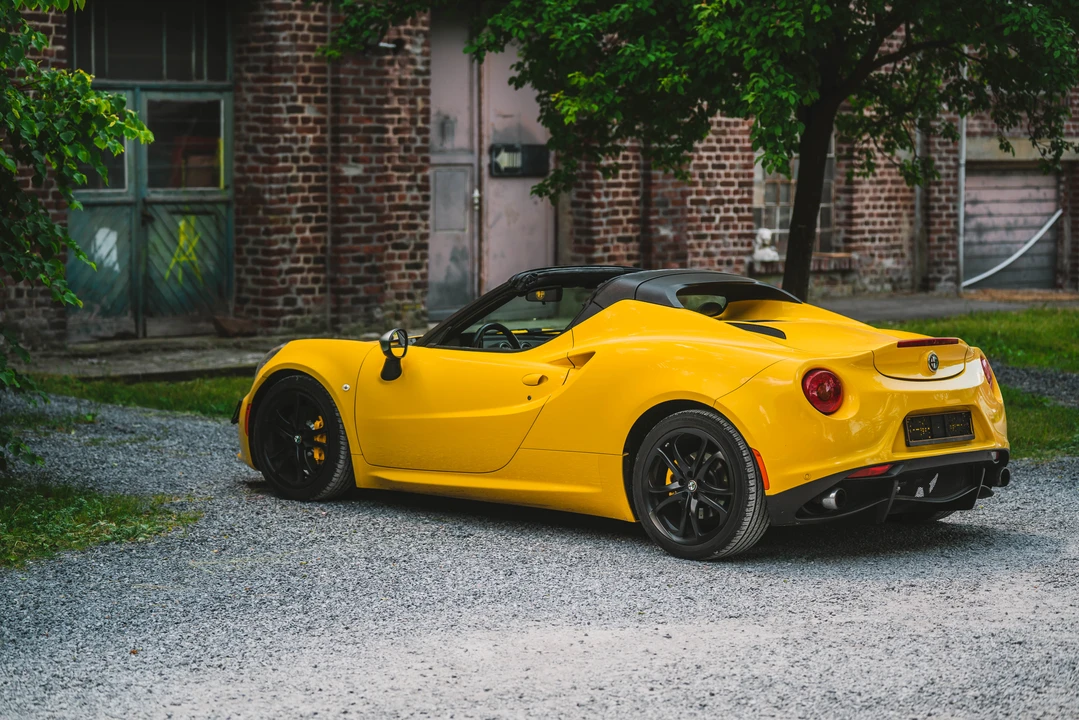 2015 Alfa Romeo 4C Spider - Image 8 of 31