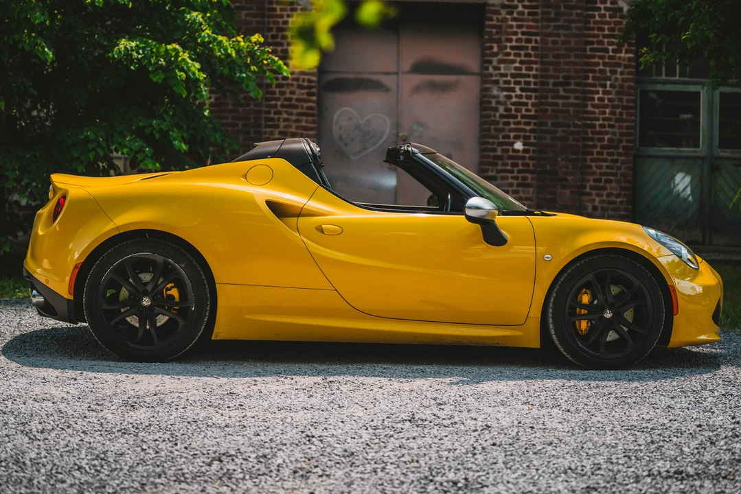 2015 Alfa Romeo 4C Spider - Image 13 of 31
