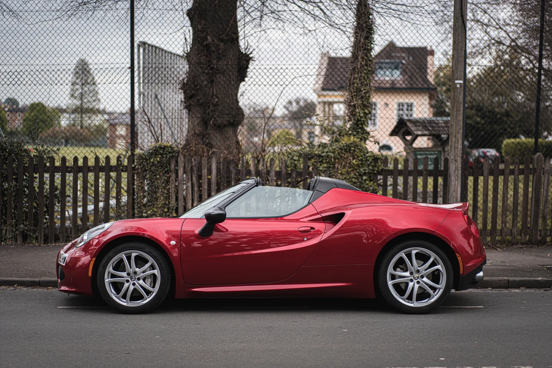 2015 Alfa Romeo 4C Spider - Image 10 of 31