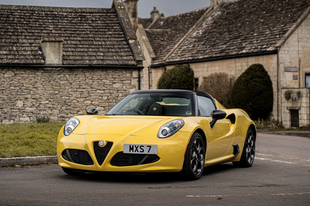 2015 Alfa Romeo 4C Spider - Image 9 of 31