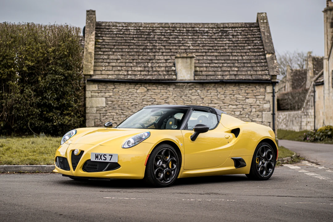 2015 Alfa Romeo 4C Spider - Image 11 of 31