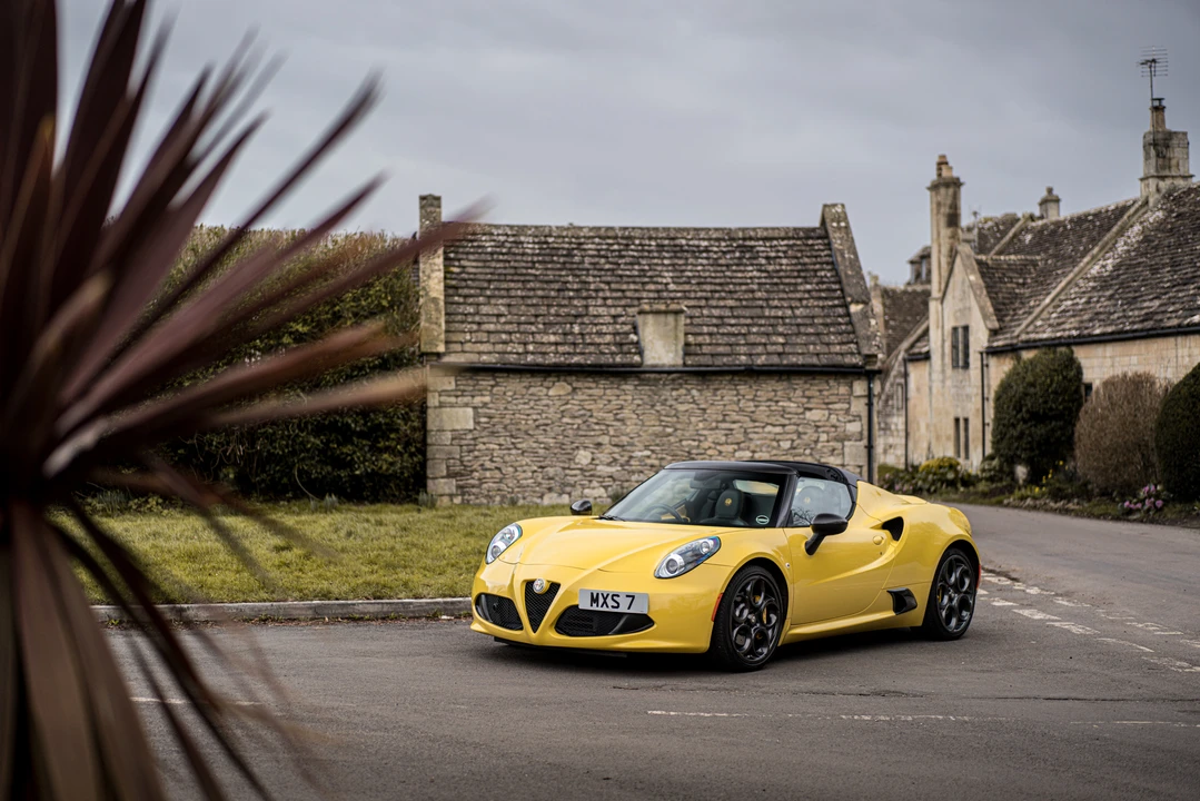 2015 Alfa Romeo 4C Spider - Image 12 of 31