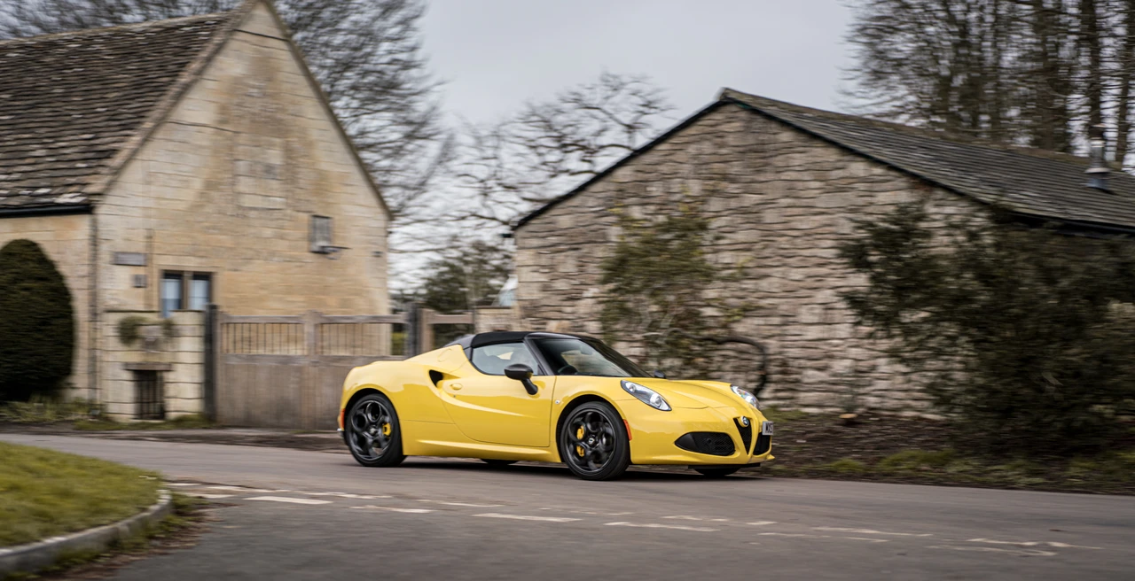 2015 Alfa Romeo 4C Spider - Image 13 of 31