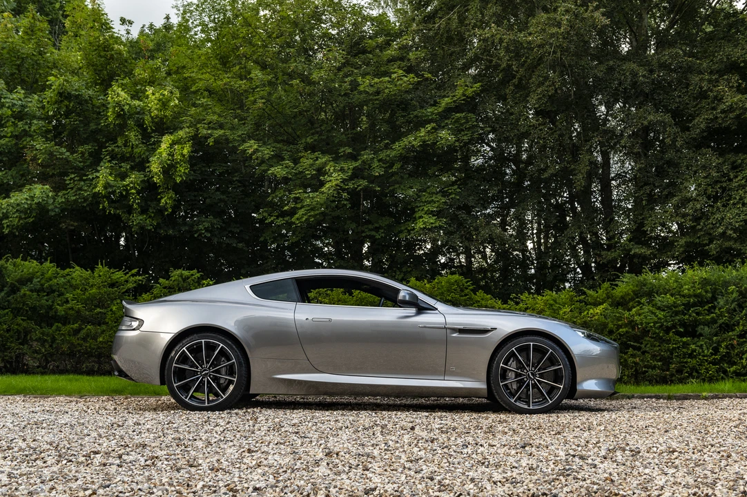 2015 Aston Martin DB9 - Image 9 of 31